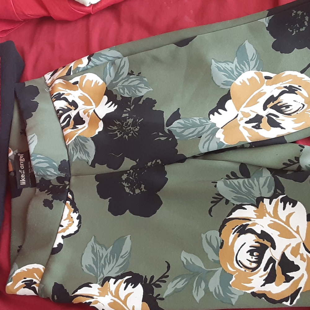 Flower print leggings size medium